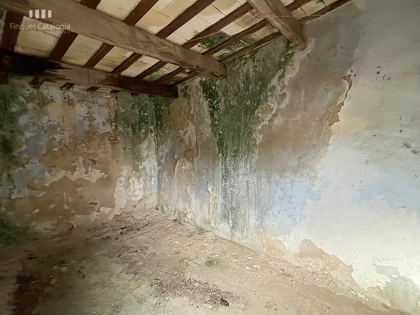 Casa en ruinas con parcela de 472 m2 tocando MAS BARCELÓ CALONGE