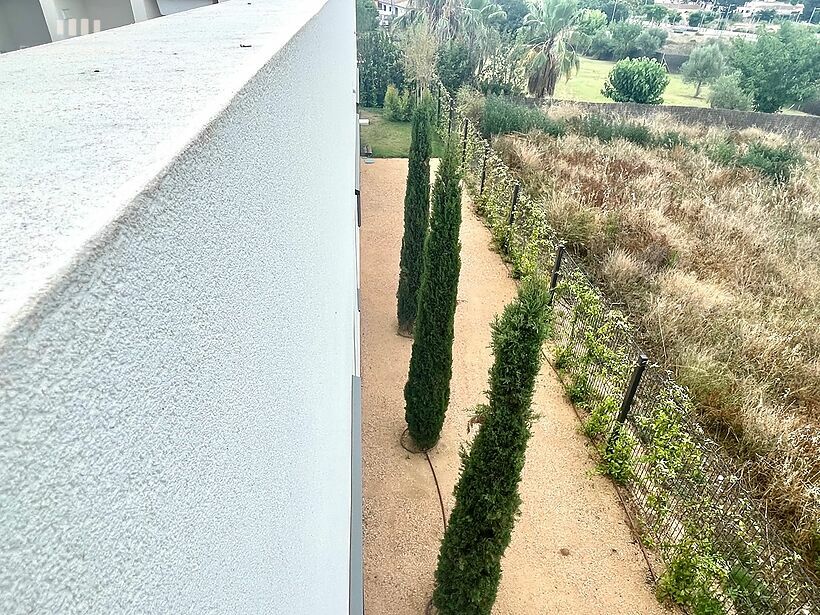 Nouvelle maison design à Sant Pol-S'Agaró et à une courte distance de la plage.