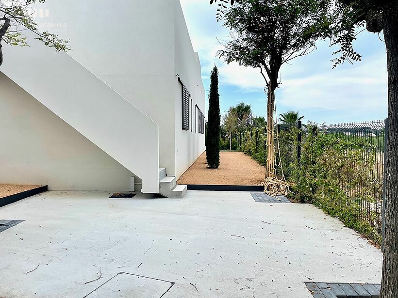 Casa de diseño en Sant Pol-S'Agaró a estrenar y poca distancia de la playa .