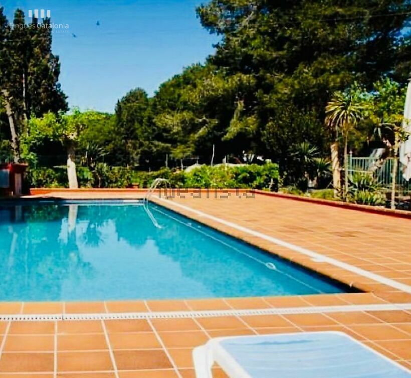 Magnificent transfer of a family hotel-restaurant with 17 rooms in the heart of the Costa Brava!