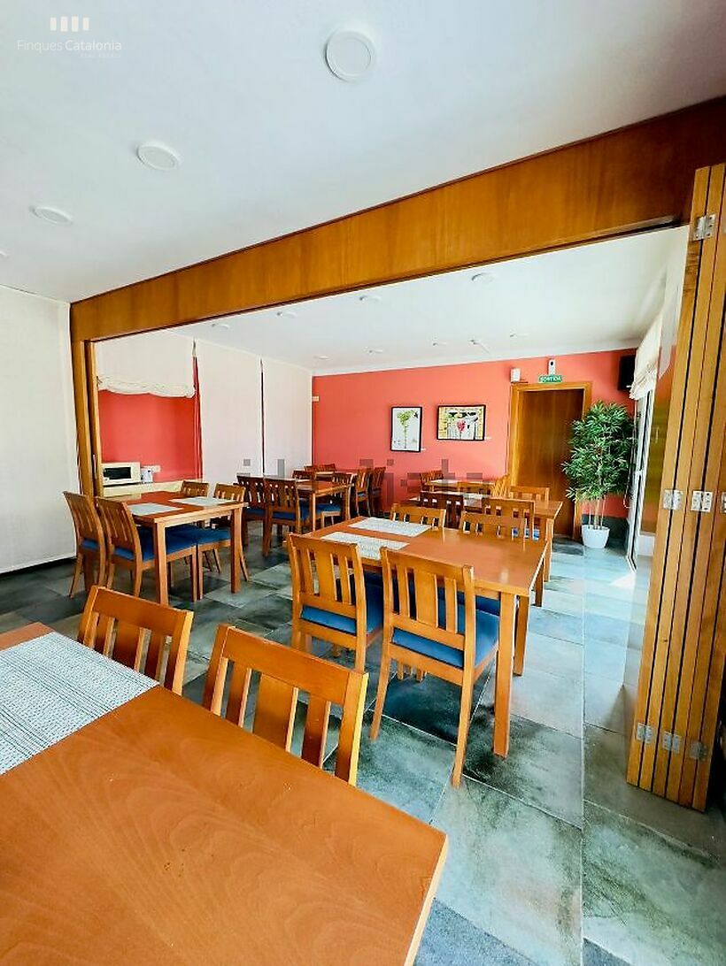 Magnificent transfer of a family hotel-restaurant with 17 rooms in the heart of the Costa Brava!