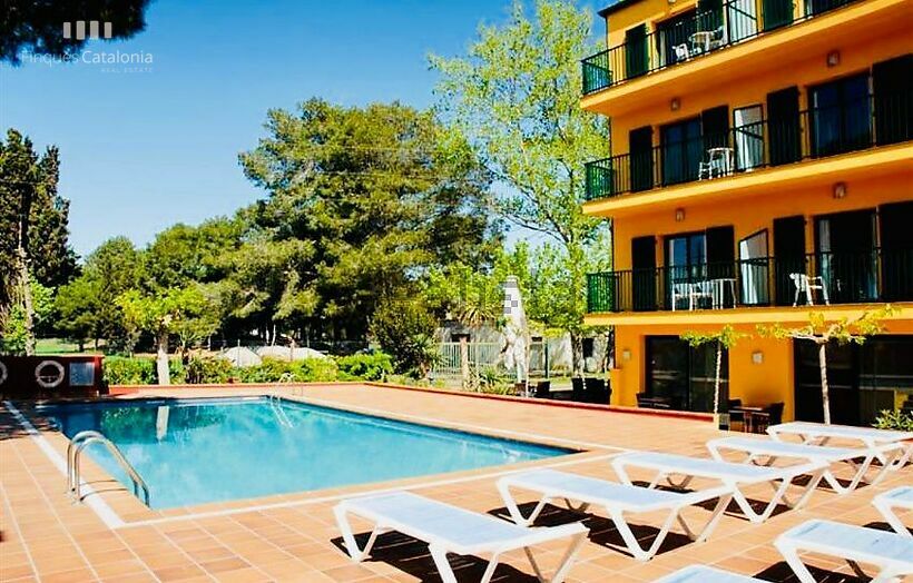 Magnificent transfer of a family hotel-restaurant with 17 rooms in the heart of the Costa Brava!