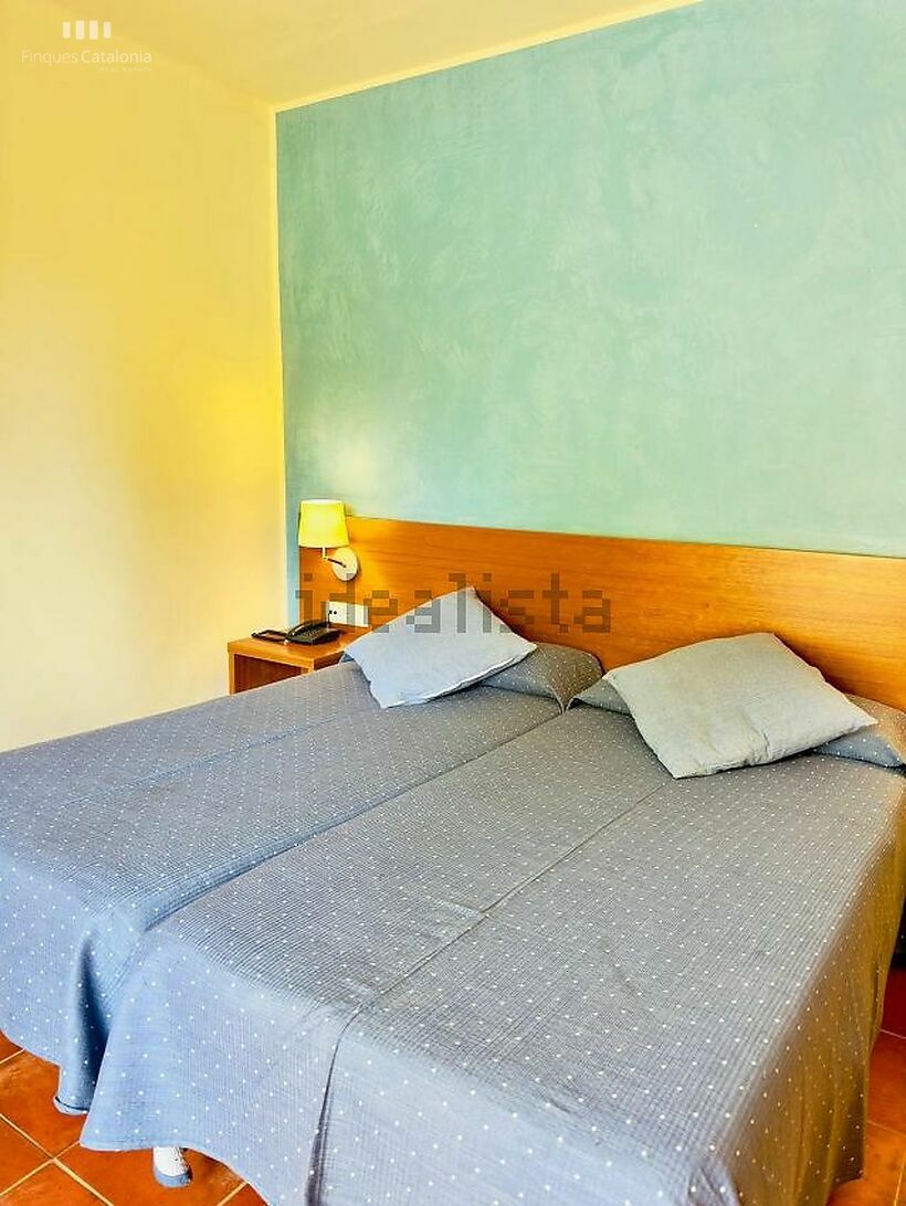 Magnificent transfer of a family hotel-restaurant with 17 rooms in the heart of the Costa Brava!