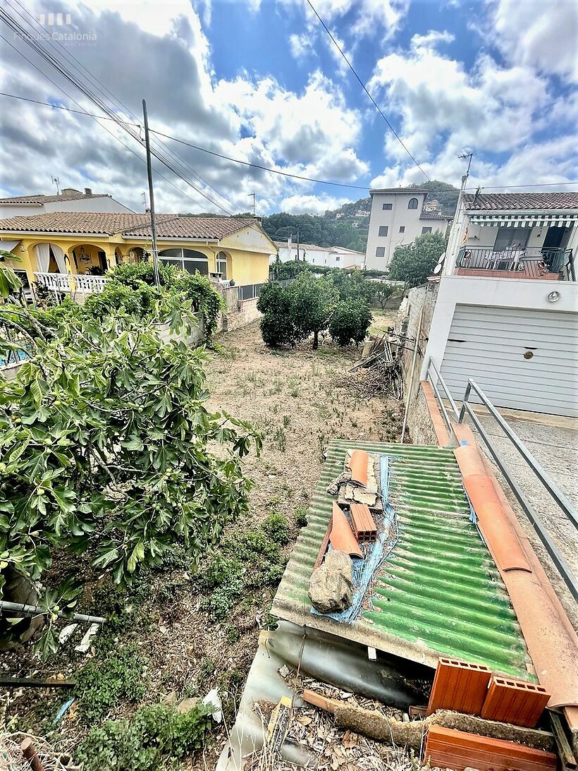 Maison avec 4 chambres, garage et un terrain de 283 m2 à Calonge.