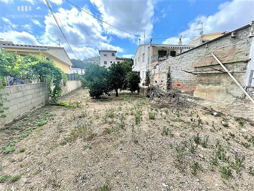 Maison avec 4 chambres, garage et un terrain de 283 m2 à Calonge.