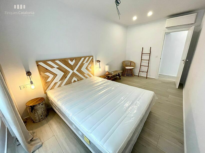 Casa amb vistes mar, 4 dormitoris, terrassa 21 m2 i 2 places de pàrquing a Sant Antoni de Calonge