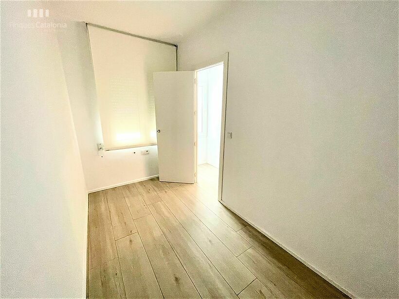 Casa amb vistes mar, 4 dormitoris, terrassa 21 m2 i 2 places de pàrquing a Sant Antoni de Calonge