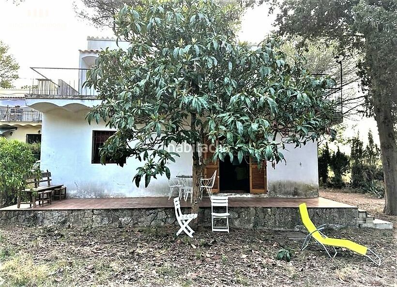 Rustic house of 124 m2 built with land of 1,197 m2 800 meters from the sea and behind the Consum Supermarket in Torre Valentina