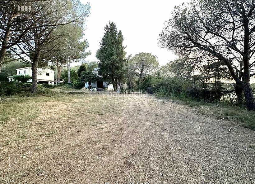 Rustic house of 124 m2 built with land of 1,197 m2 800 meters from the sea and behind the Consum Supermarket in Torre Valentina
