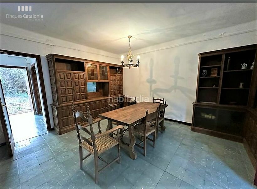 Rustic house of 124 m2 built with land of 1,197 m2 800 meters from the sea and behind the Consum Supermarket in Torre Valentina