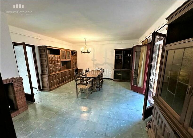 Rustic house of 124 m2 built with land of 1,197 m2 800 meters from the sea and behind the Consum Supermarket in Torre Valentina