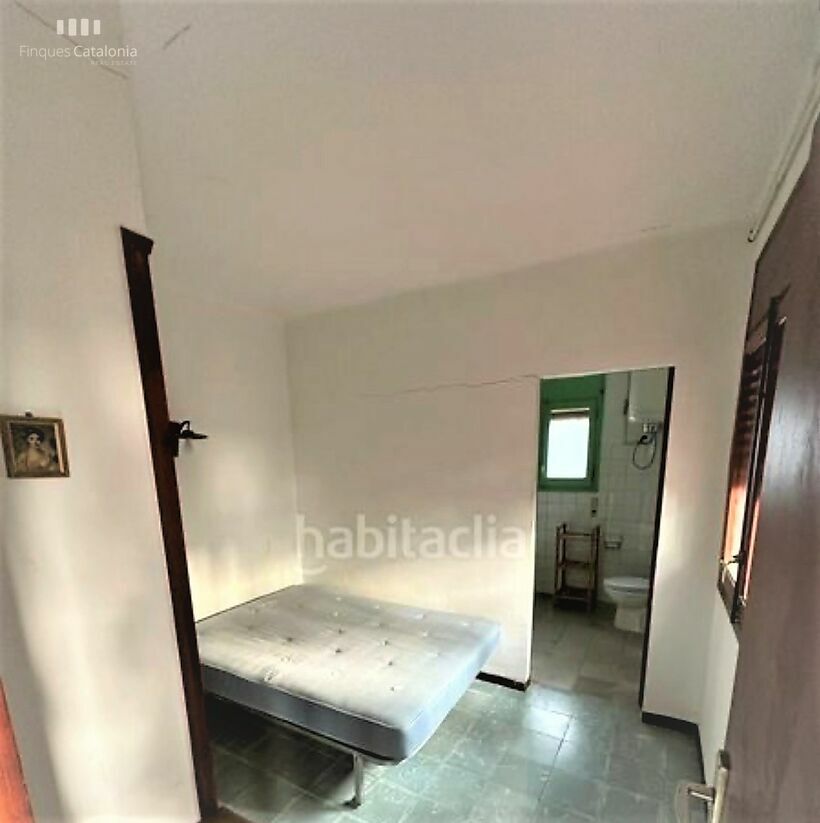 Rustic house of 124 m2 built with land of 1,197 m2 800 meters from the sea and behind the Consum Supermarket in Torre Valentina