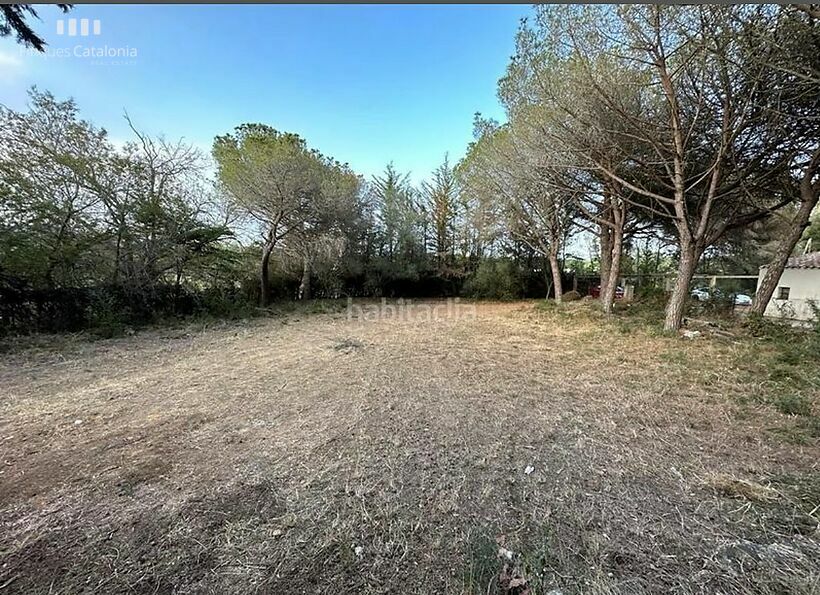 Rustic house of 124 m2 built with land of 1,197 m2 800 meters from the sea and behind the Consum Supermarket in Torre Valentina