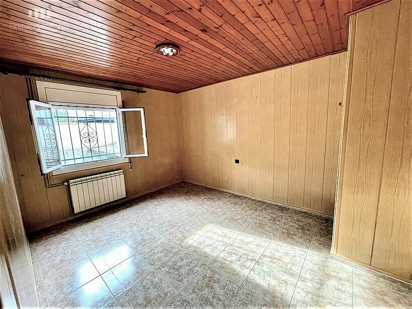 Casa amb 4 habitacions, garatge i una parcel·la de 283 m2 a Calonge.