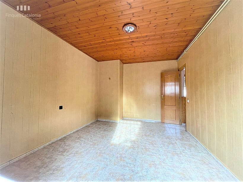 Casa amb 4 habitacions, garatge i una parcel·la de 283 m2 a Calonge.