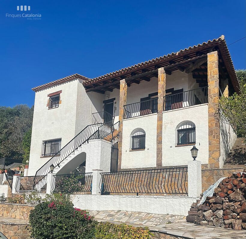 Farm with 3 houses in Cabanyes-Mas Ambrós-Mas Pallí