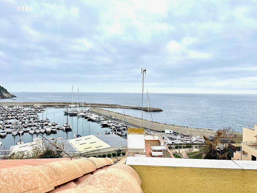 New duplex penthouse with sea views in Palamós