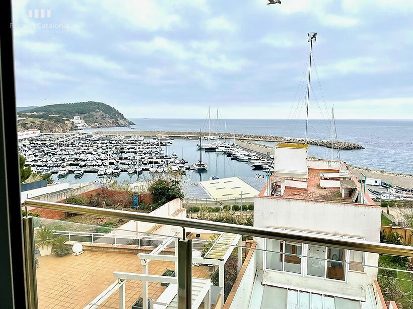 New duplex penthouse with sea views in Palamós