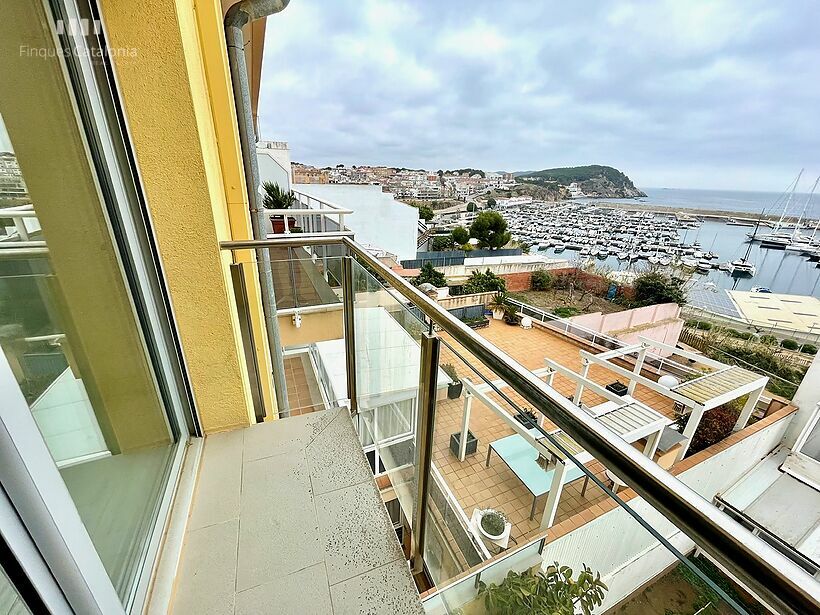 New duplex penthouse with sea views in Palamós