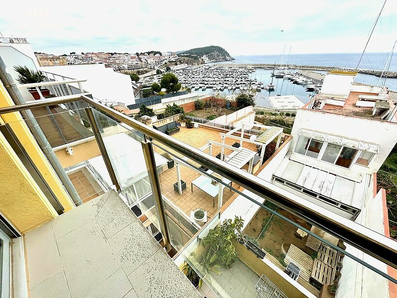 New duplex penthouse with sea views in Palamós