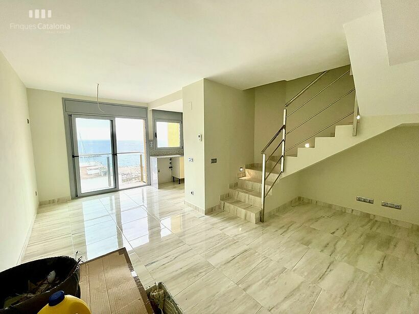 New duplex penthouse with sea views in Palamós