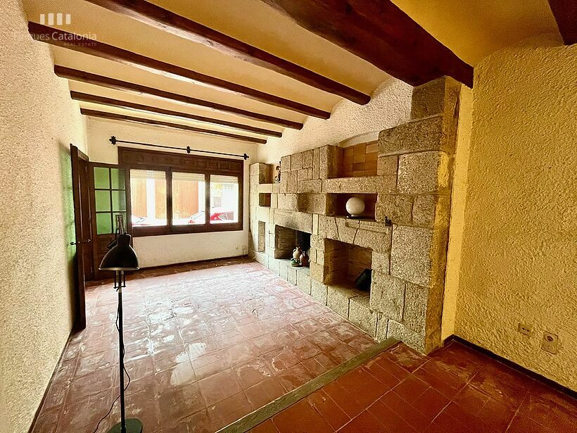 Planta baja de 154 m2  con terraza de 16 m2 en 2ª línea de Sant Antoni de Calonge.