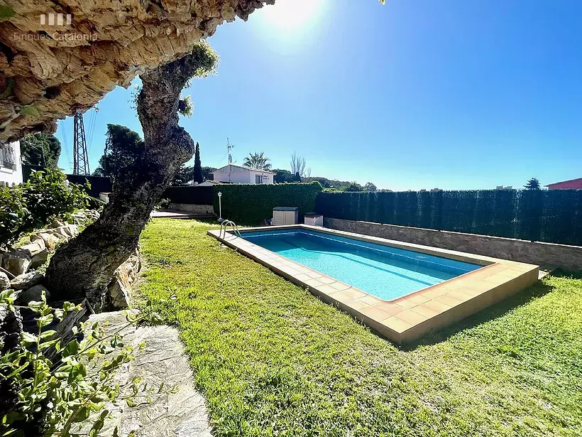 Detached house with a 752 m2 plot 500 meters from the beach in Sant Antoni de Calonge