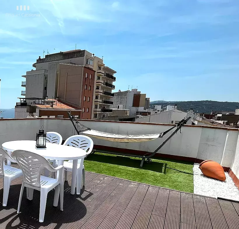 Penthouse en duplex avec une terrasse de 40 mètres surplombant la mer à seulement 30 mètres de la promenade de Sant Antoni de Calonge, avec 3 chambres