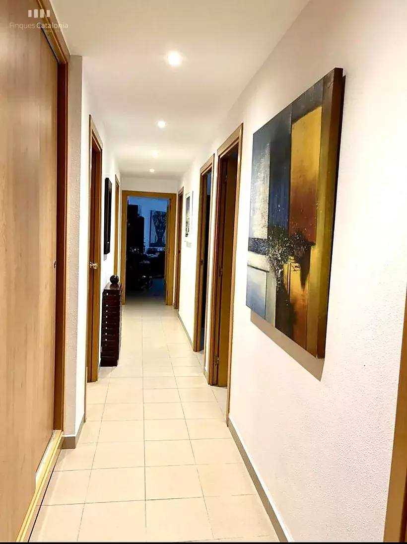 Pis de 111 m2 4 habitacions amb pàrquing i traster a Sant Feliu de Guixols a 2 km de la platja.