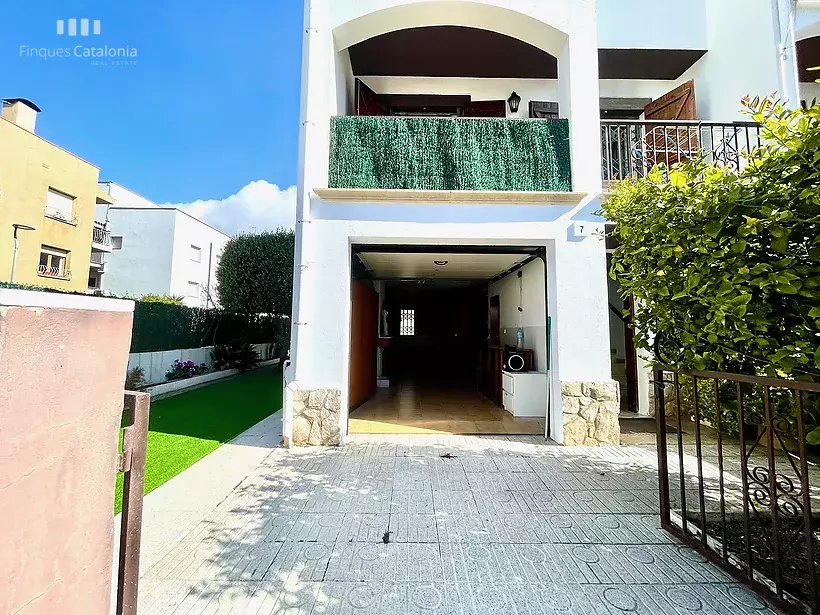 Maison avec 4 chambres, garage et jardin à 300 mètres de la plage de Palamós