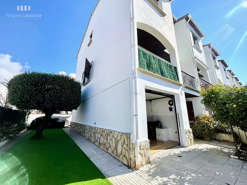 Maison avec 4 chambres, garage et jardin à 300 mètres de la plage de Palamós