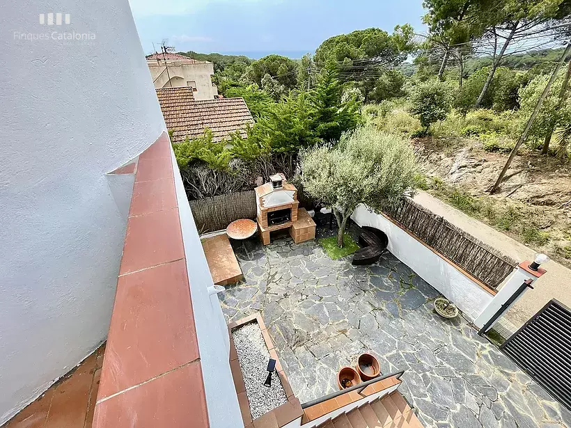 Casa amb LLICÈNCIA TURÍSTICA vistes al mar, 7 habitacions, terrassa i piscina Sant Pol Barcelona.