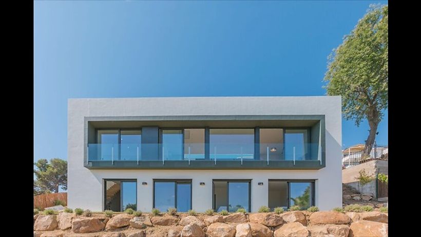 LUXURY designer villa on the Costa Brava with solar panels, private pool, garden and garage with incredible views of the bay of Palamós