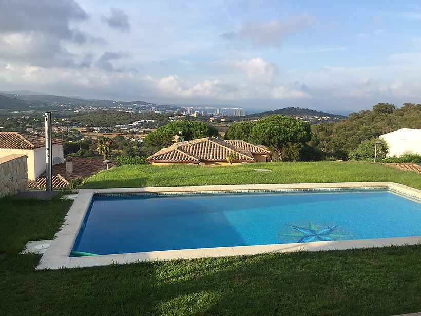 Magnifique villa avec vue sur la piscine et la mer à San Feliu de Guixols