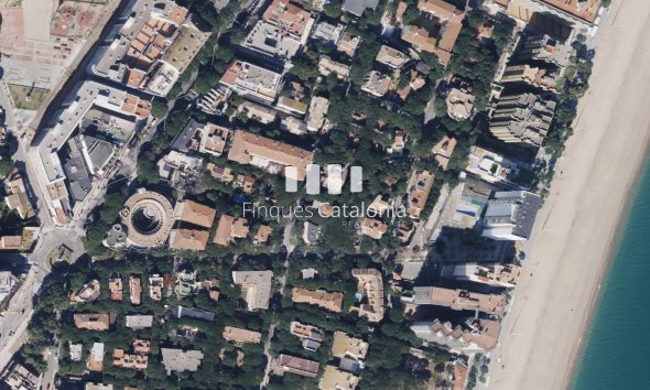 Parcela / Terreno - Venta - Platja D'Aro -
                Centro